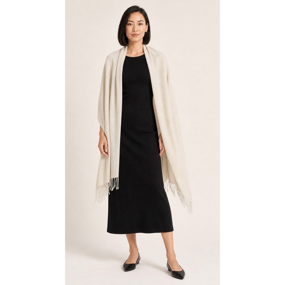 Bloomingdale's Cashmere Silk Ivory Travel Wrap Shawl Fringe